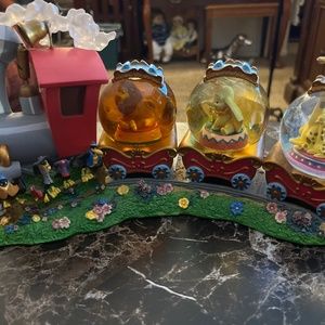Rare Disney Store Dumbo Snowdome Snow Globe Figure Locomotive